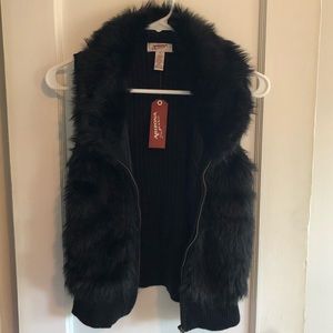 🌟PRICE DROP🌟Arizona Jeans Faux Fur Vest, NWT